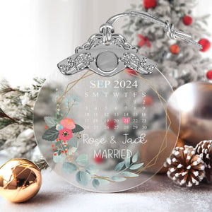 First Christmas Married Glass Ornaments: Elegant Holiday Keepsakes for Newlyweds 2024 - A09