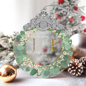 First Christmas Married Glass Ornaments: Elegant Holiday Keepsakes for Newlyweds 2024 - A24