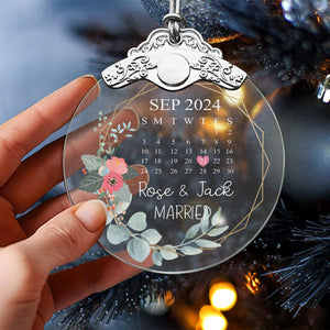 First Christmas Married Glass Ornaments: Elegant Holiday Keepsakes for Newlyweds 2024 - A09