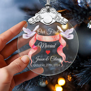 First Christmas Married Glass Ornaments: Elegant Holiday Keepsakes for Newlyweds 2024 - A23